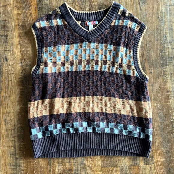 Urban Outfitters Other - URBAN OUTFITTERS SWEATER VEST: SIZE S